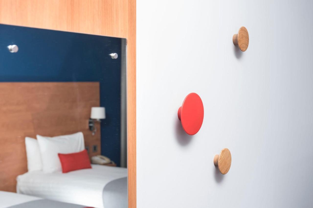 Holiday Inn Express Birmingham Star City By Ihg Exterior foto